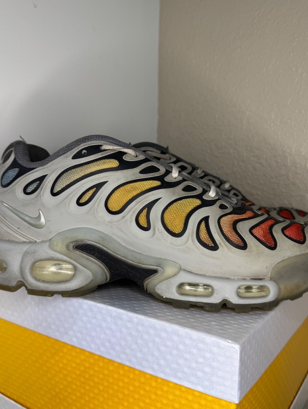 Nike Air Max Plus Drift TN Light Smoke Grey Orange Red Blue Men’s 8 FD4290-002